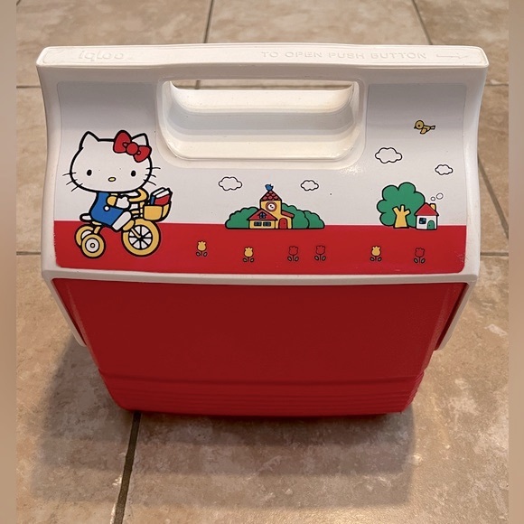 Hello Kitty Igloo Cooler Mini Playmate 4QT RED Lunch Picnic Limited Edition - Picture 2 of 8